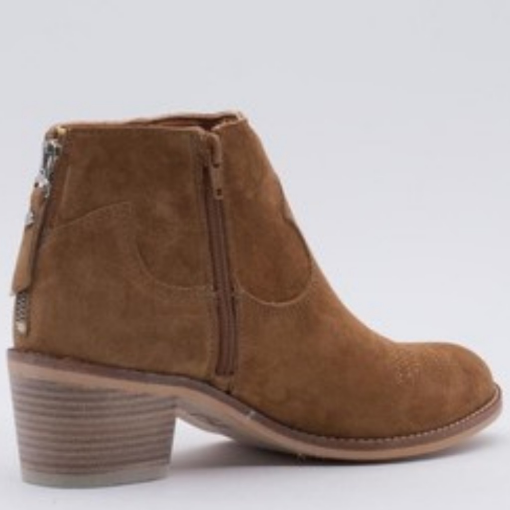 Botín campero ALPE SHOES cuero tacón