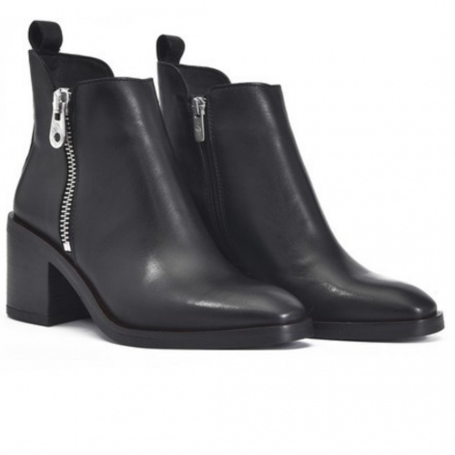 Botín de mujer piel negro ALPE SHOES pareja